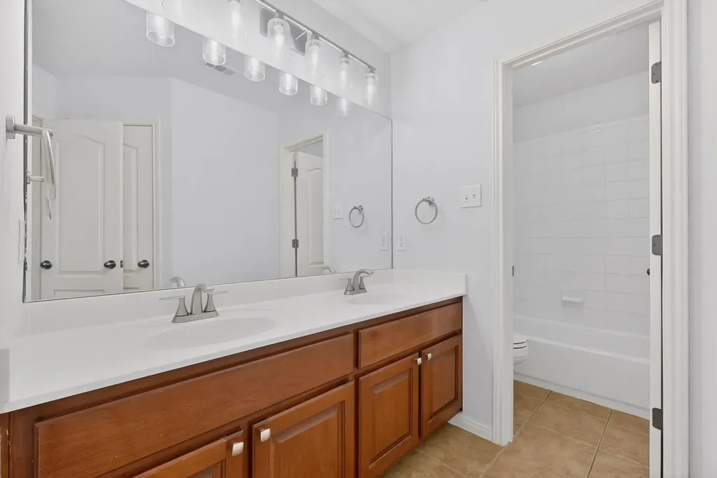 8617 Cobblestone Austin TX 78735