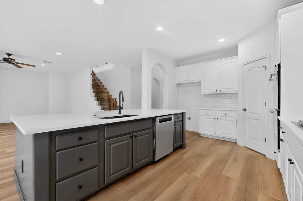 8617 Cobblestone Austin TX 78735