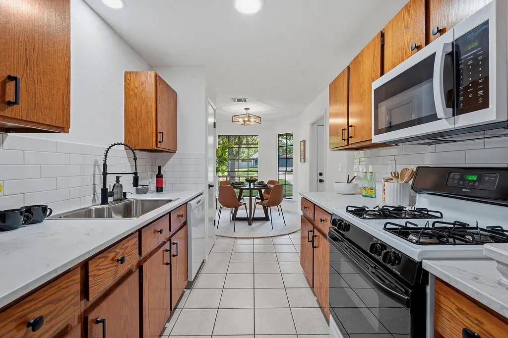 2702 Calabash Cove Austin TX 78745