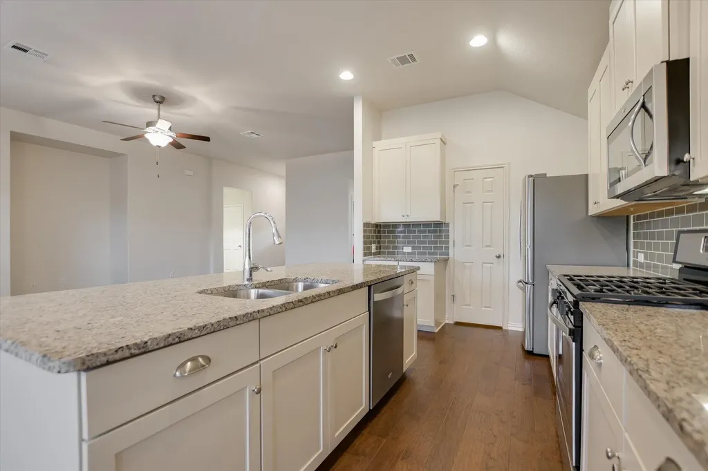 220 Allegrini Street Leander TX 78641