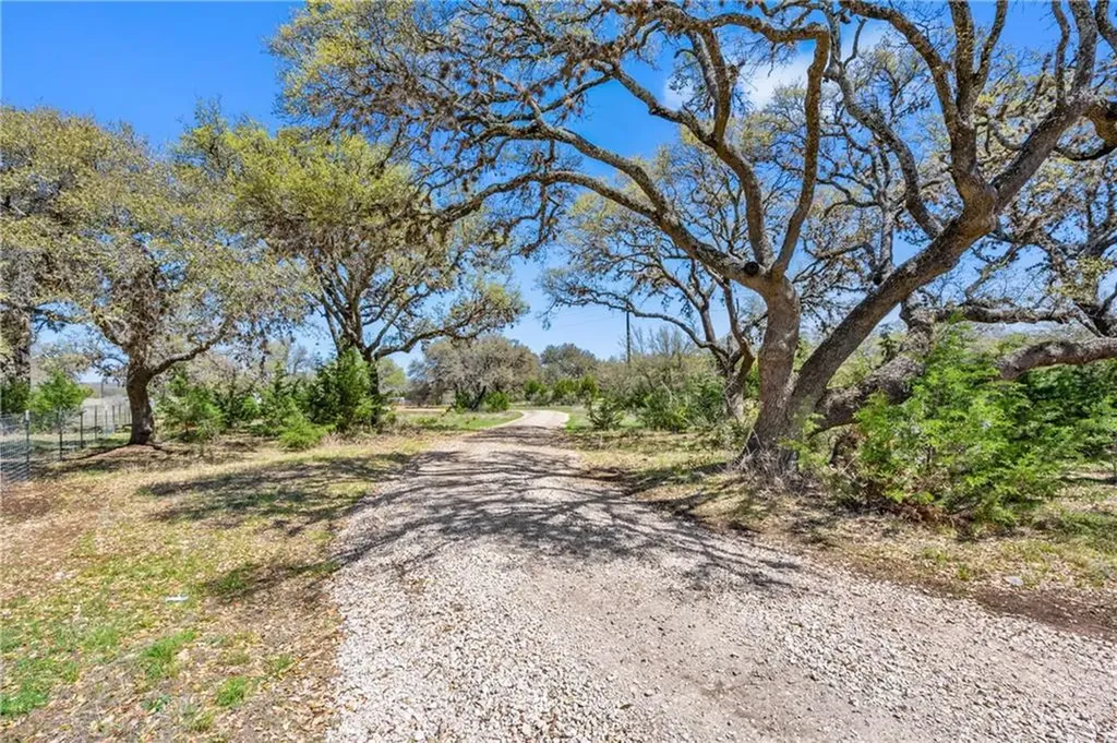 118 E Crestview Drive Johnson City TX 78636