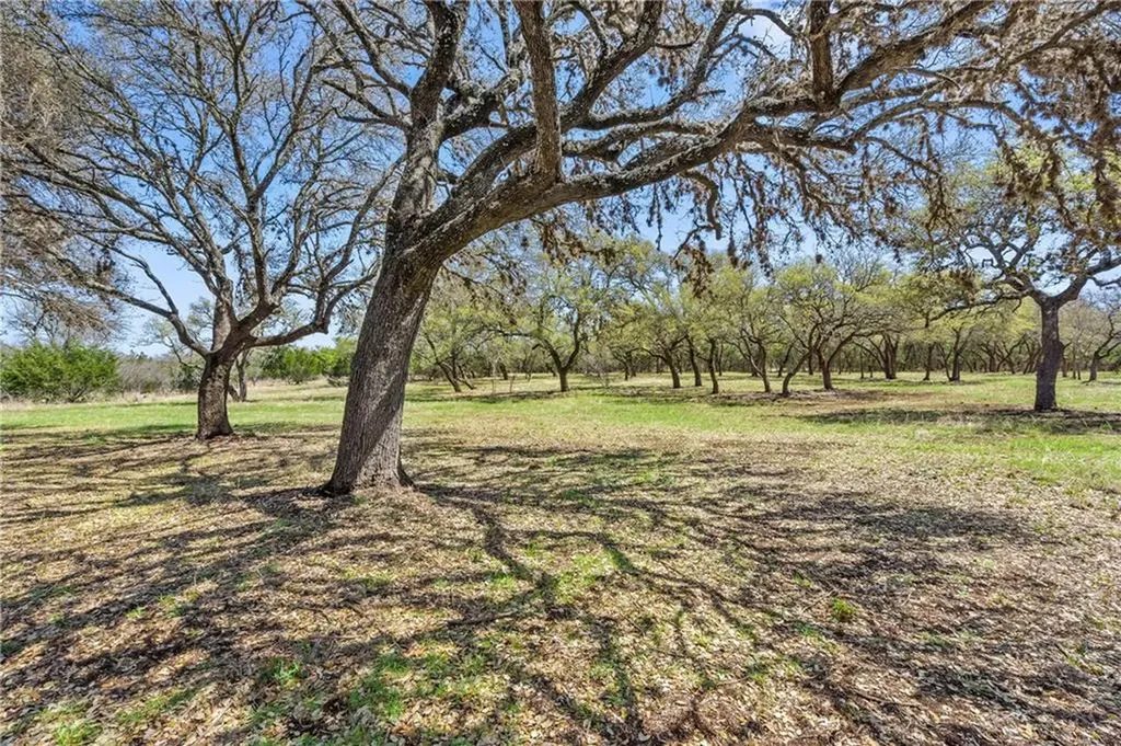 118 E Crestview Drive Johnson City TX 78636