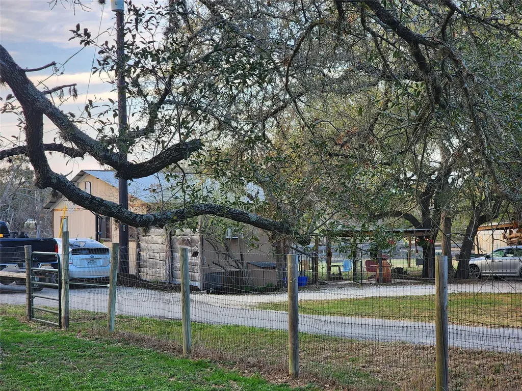 200 Little Barton Drive Dripping Springs TX 78620