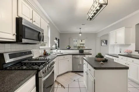 208 Settlers Valley Drive Pflugerville TX 78660
