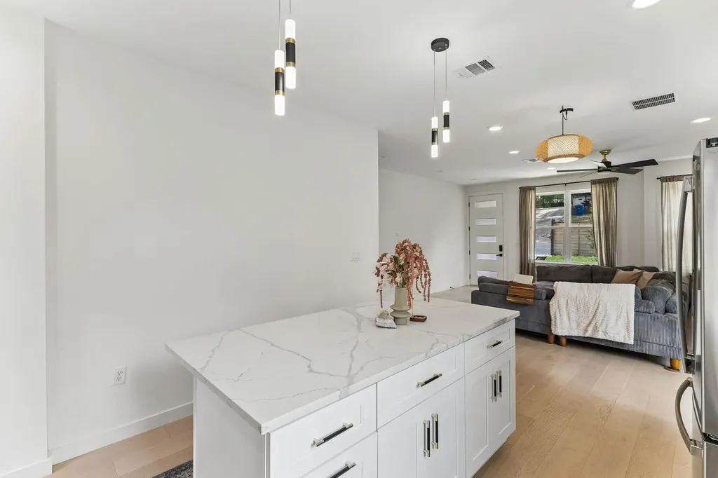 5305 Ledesma Road Austin TX 78721