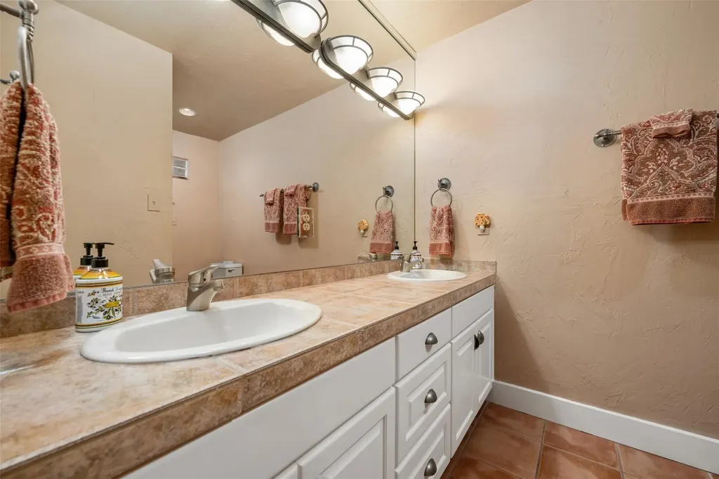 12609 Lyndon Drive Austin TX 78732