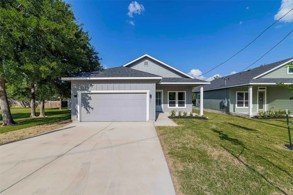 627 Birch Lane Cottonwood Shores TX 78657
