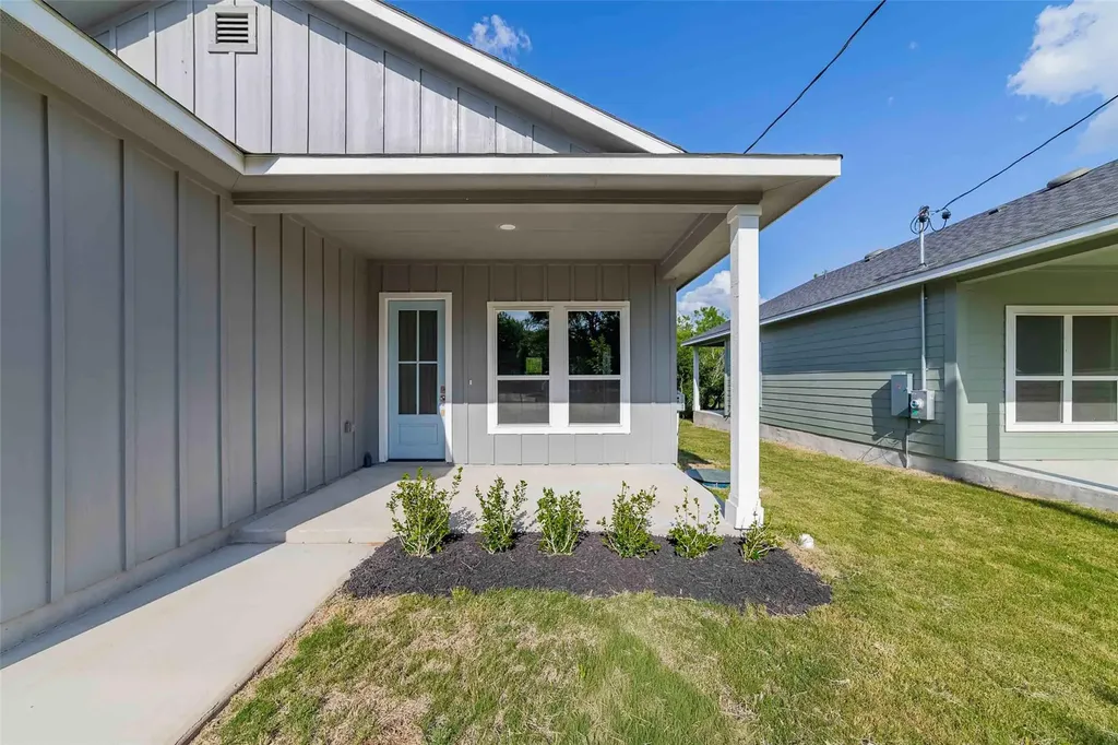 627 Birch Lane Cottonwood Shores TX 78657