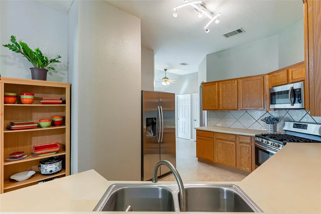 1408 Ridgewood Drive Leander TX 78641