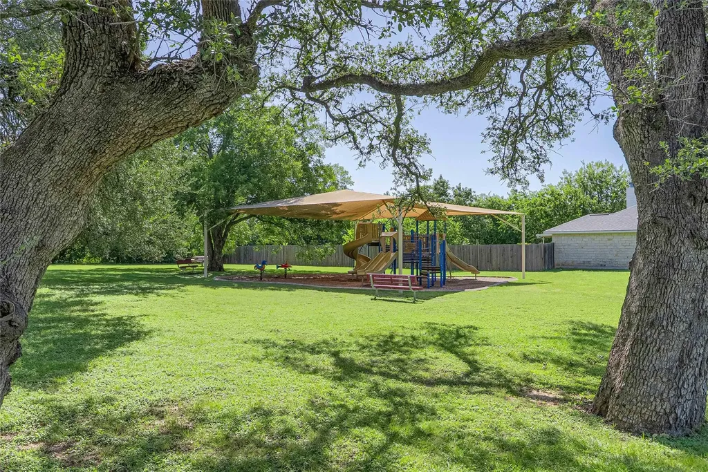 1408 Ridgewood Drive Leander TX 78641