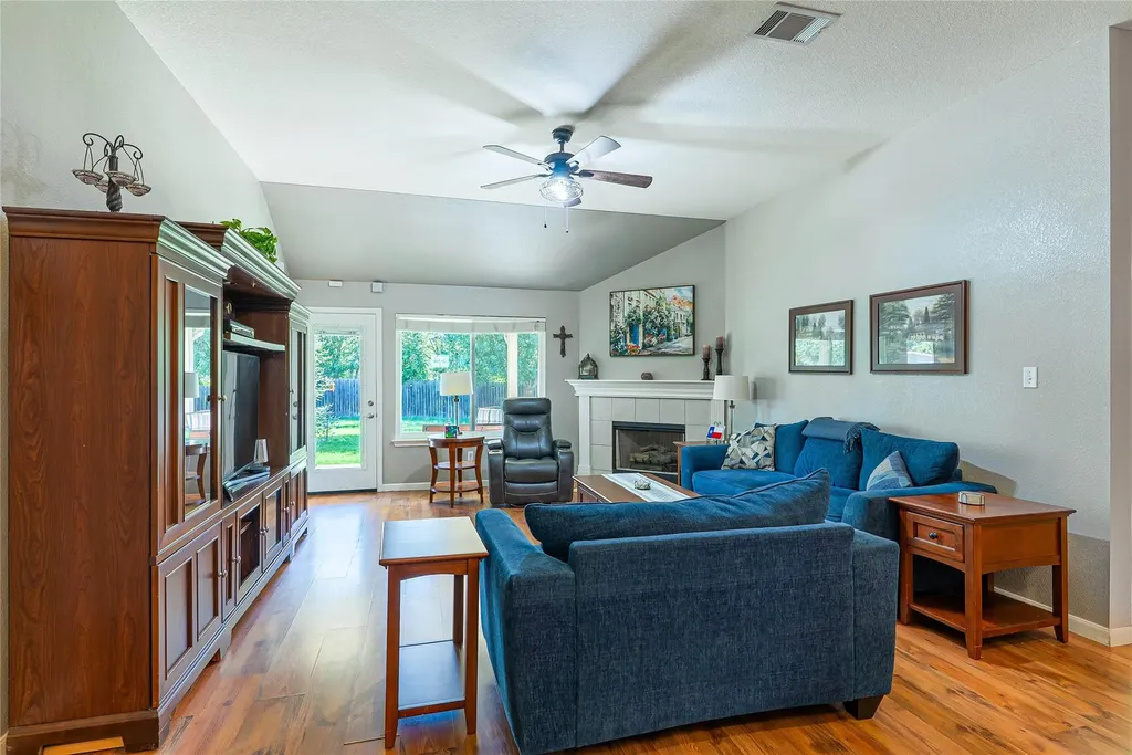 1408 Ridgewood Drive Leander TX 78641