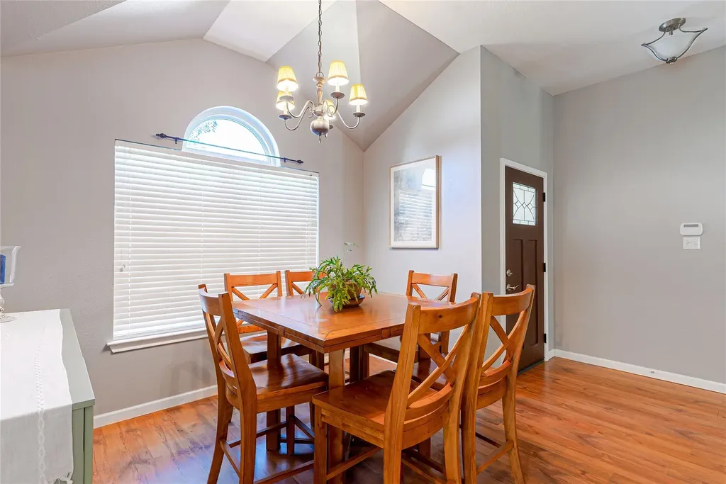 1408 Ridgewood Drive Leander TX 78641