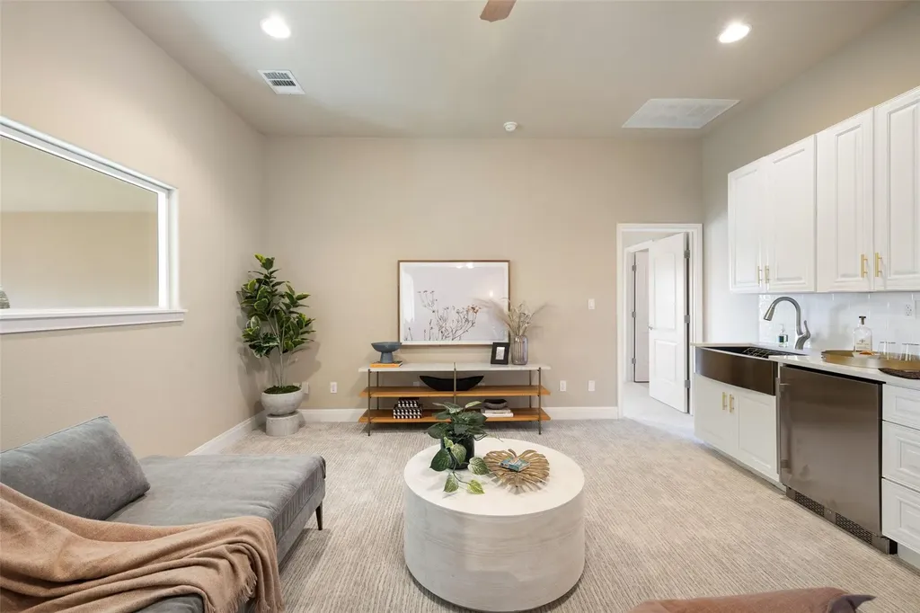 2702 Lakehurst Road Spicewood TX 78669