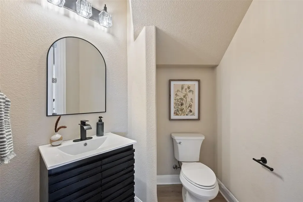 2702 Lakehurst Road Spicewood TX 78669