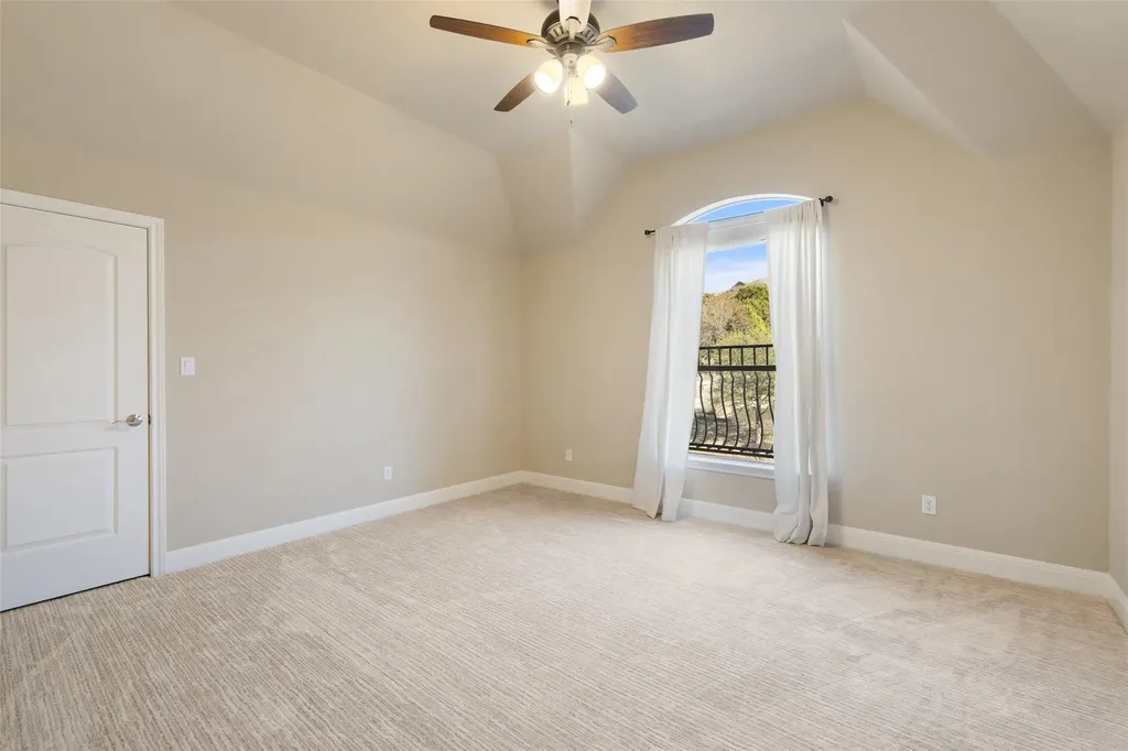 2702 Lakehurst Road Spicewood TX 78669