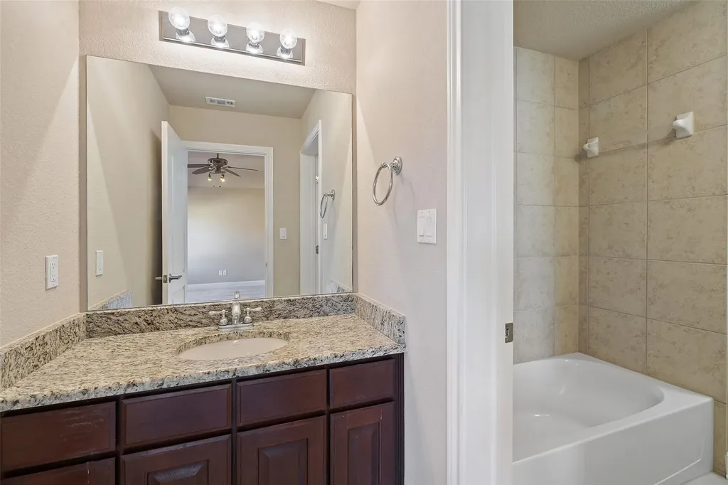 2702 Lakehurst Road Spicewood TX 78669