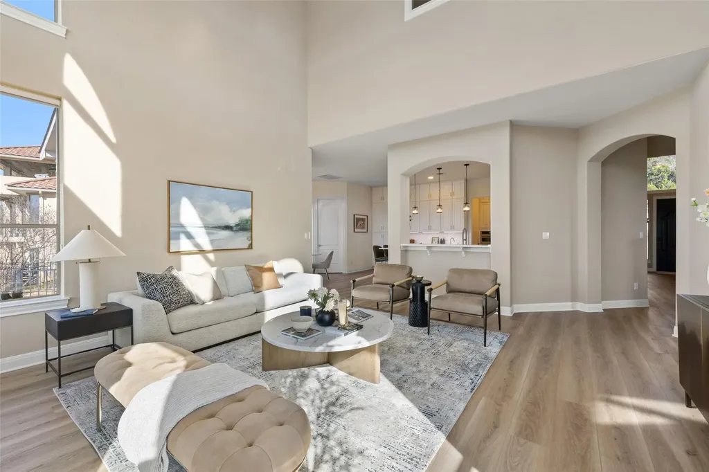 2702 Lakehurst Road Spicewood TX 78669