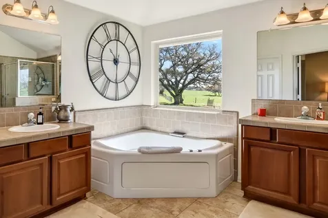 1797 County Road 261 Moulton TX 77975