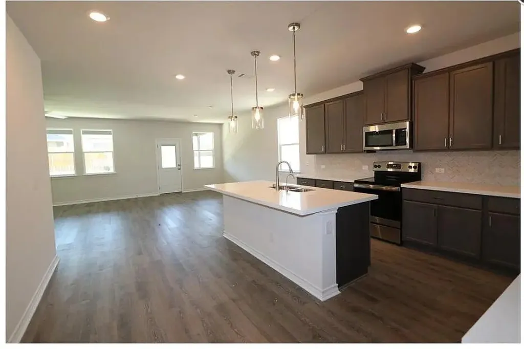 121 Andesite Trail Liberty Hill TX 78642