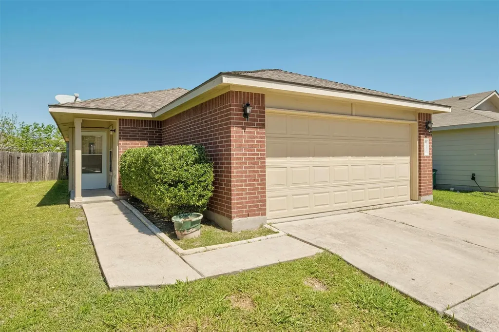 12524 Sky Harbor Drive Del Valle TX 78617
