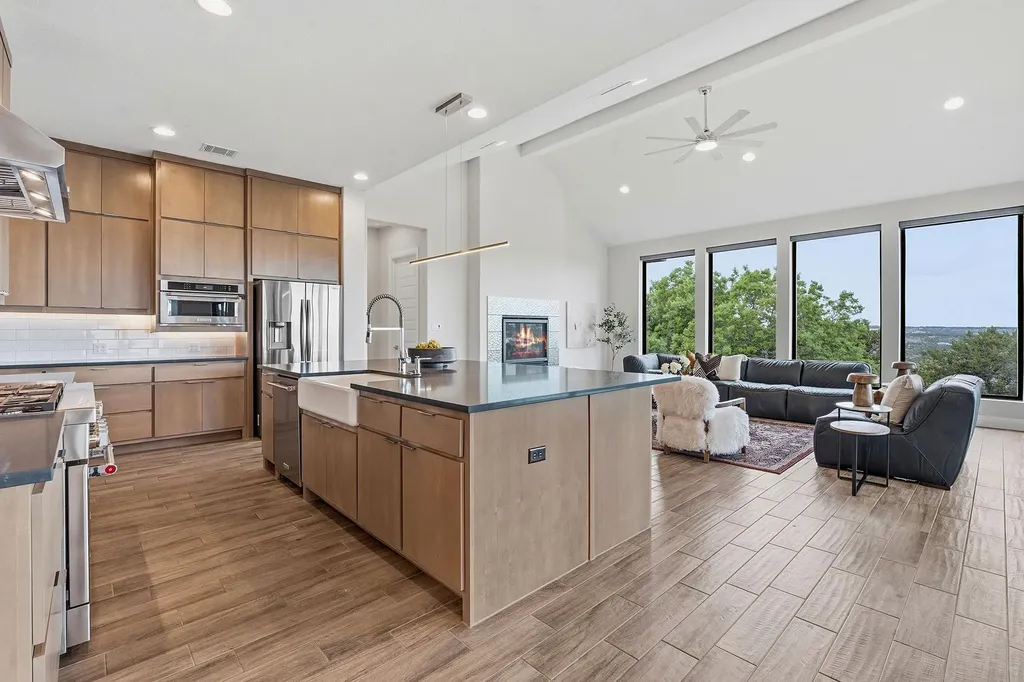 2414 Sunset Vista Circle Spicewood TX 78669