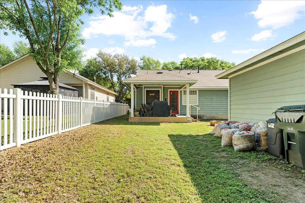 4456 Mather Kyle TX 78640
