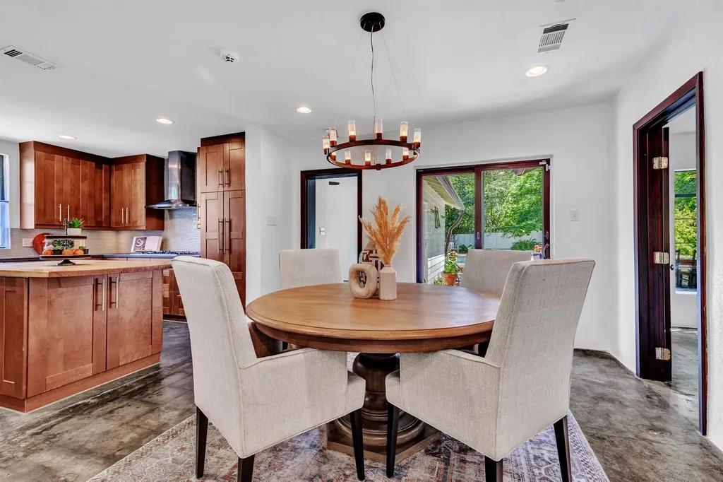 1208 Fairwood Road Austin TX 78722