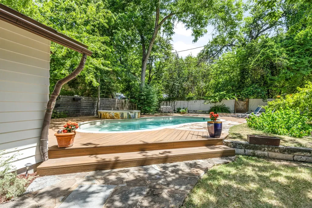 1208 Fairwood Road Austin TX 78722