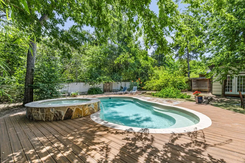 1208 Fairwood Road Austin TX 78722