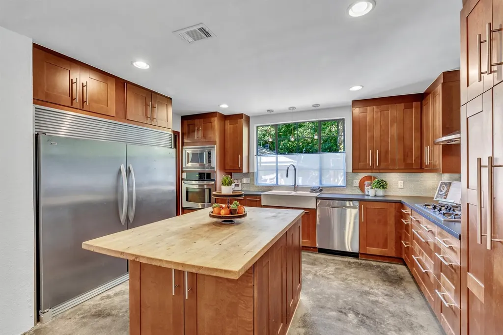 1208 Fairwood Road Austin TX 78722