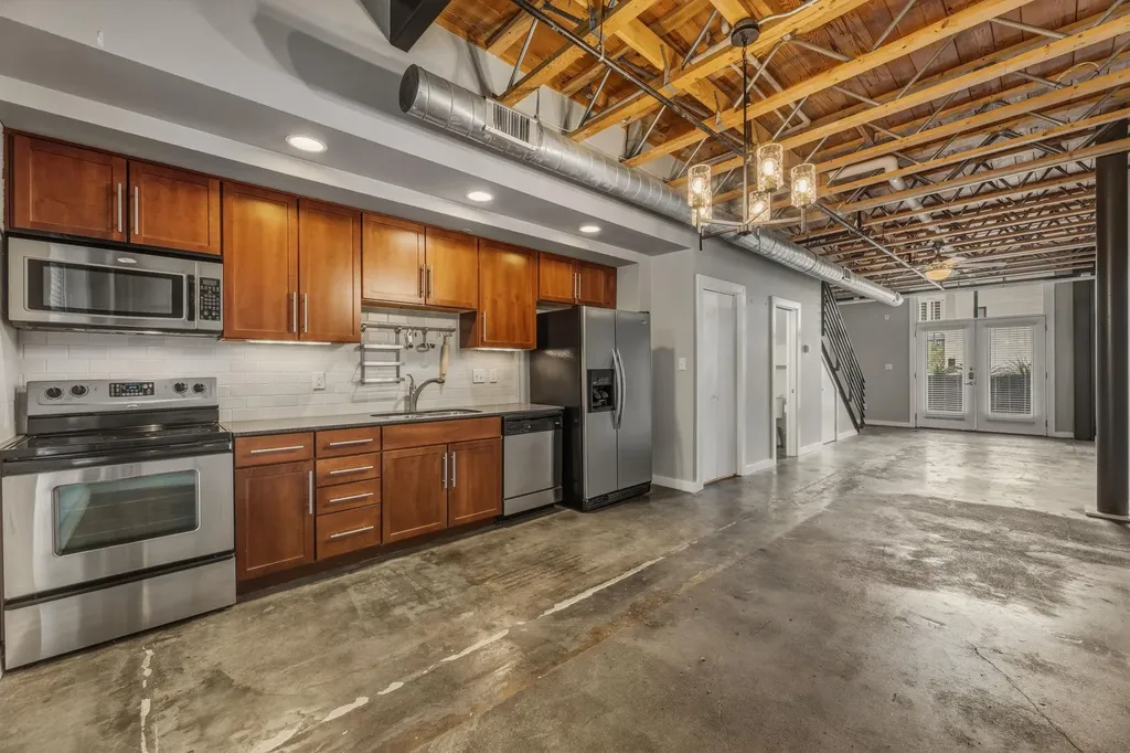 1305 E 6th Street Austin TX 78702