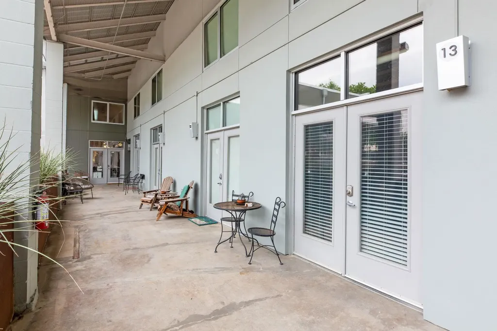 1305 E 6th Street Austin TX 78702