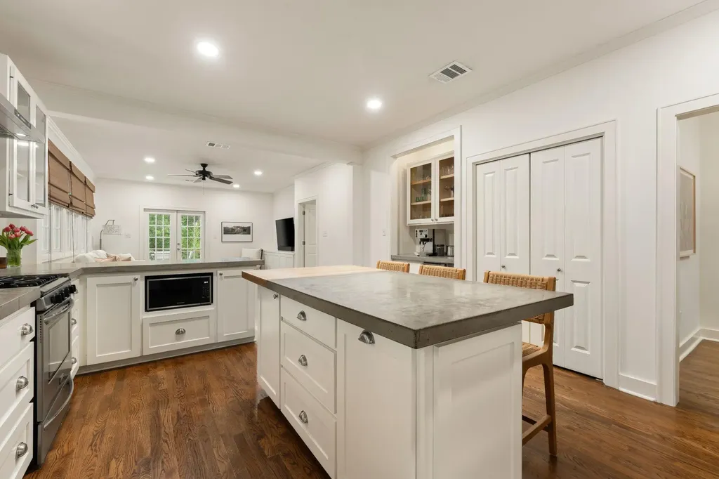 1204 W 22 1/2 Street Austin TX 78705