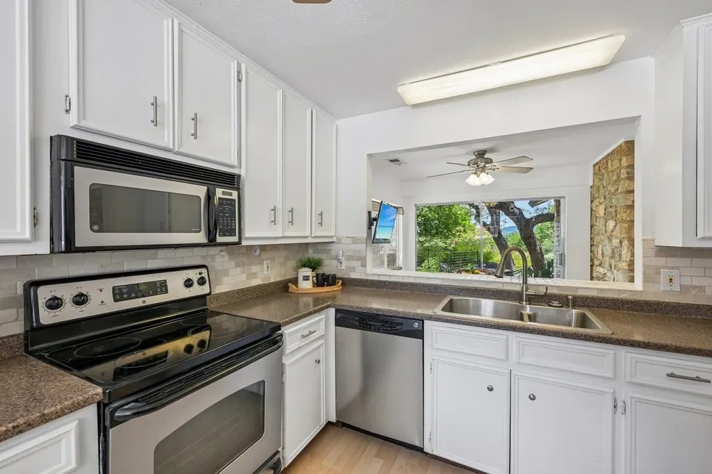 13101 Travis View Loop Austin TX 78732