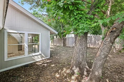 11016 Oak Street Jonestown TX 78645