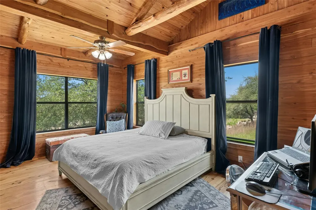 496 Middleton Road Spicewood TX 78669
