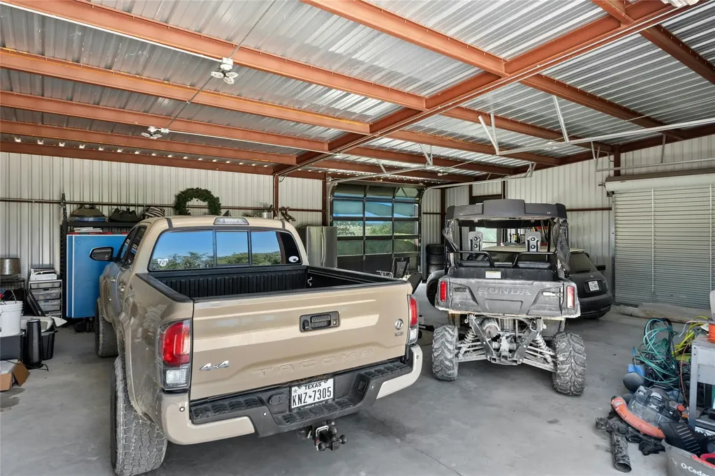 496 Middleton Road Spicewood TX 78669