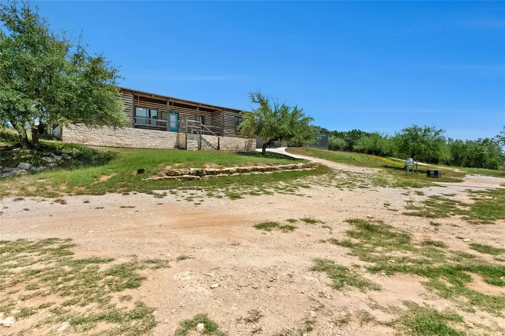 496 Middleton Road Spicewood TX 78669