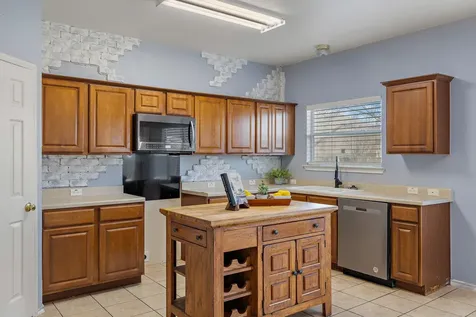 114 Almquist Street Hutto TX 78634