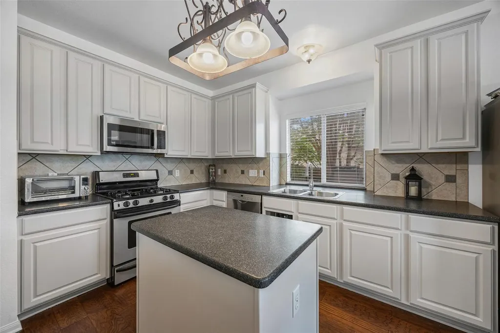 16902 Brewer Blackbird Drive Pflugerville TX 78660