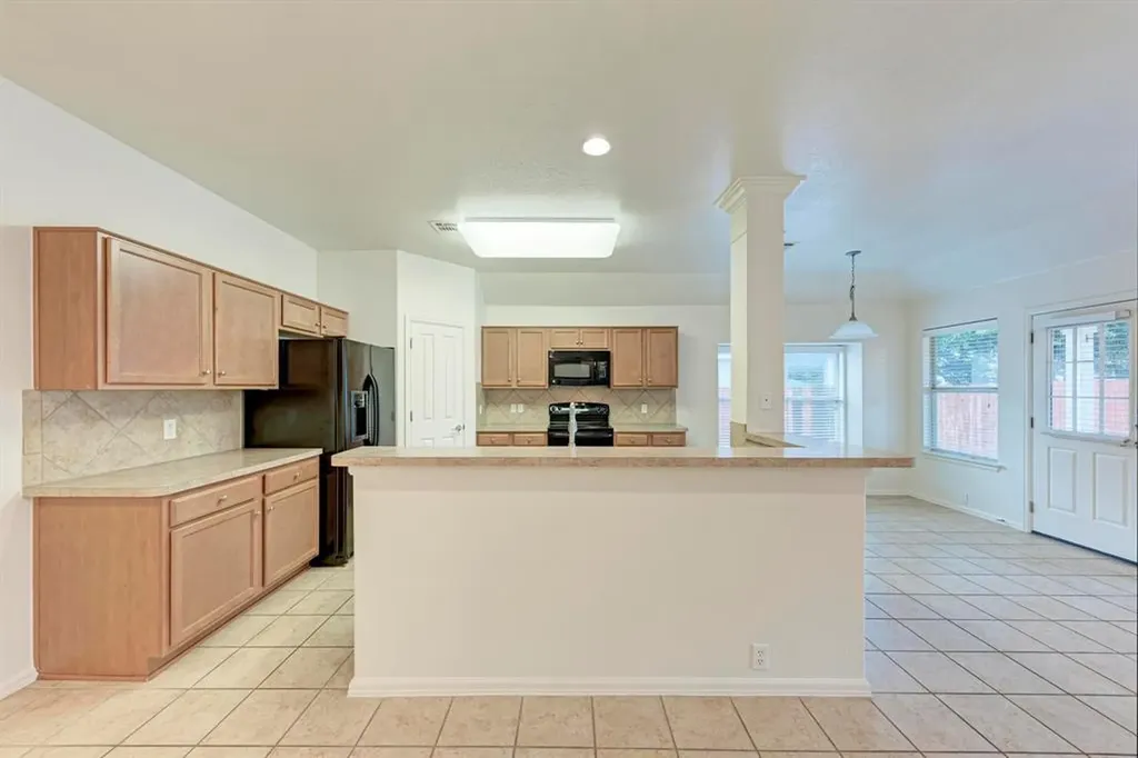412 Golden Eagle Lane Leander TX 78641