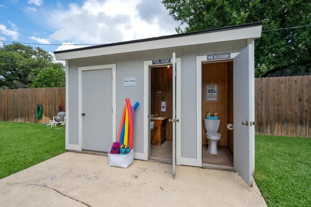 1700 E Messick Loop Round Rock TX 78681