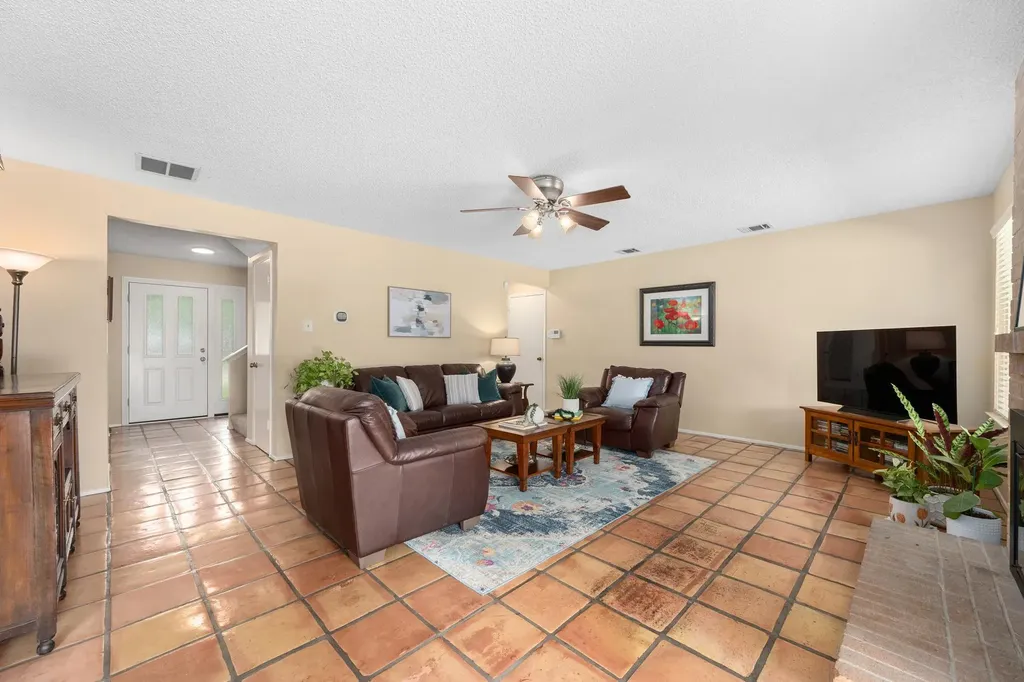 1700 E Messick Loop Round Rock TX 78681