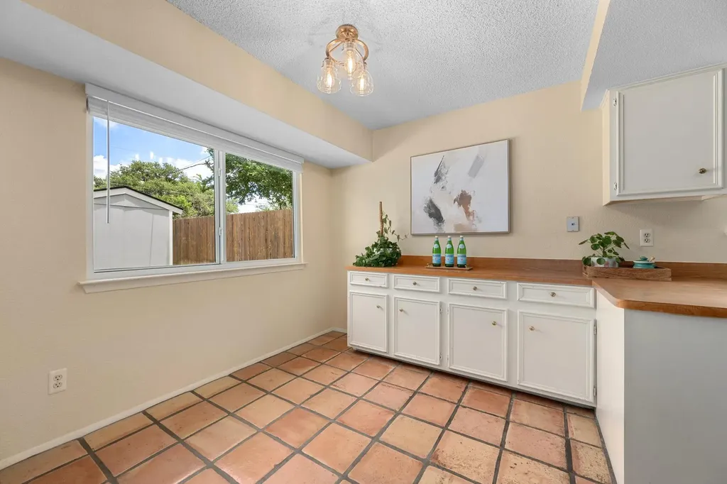 1700 E Messick Loop Round Rock TX 78681