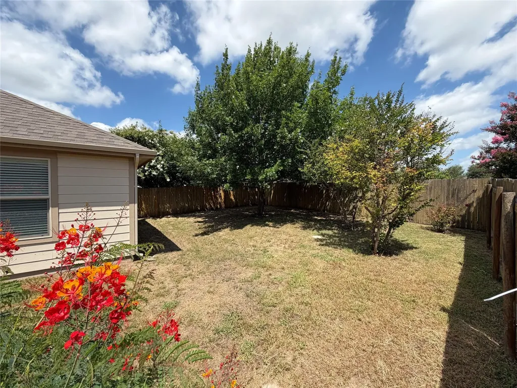 112 Eagle Owl Loop Leander TX 78641