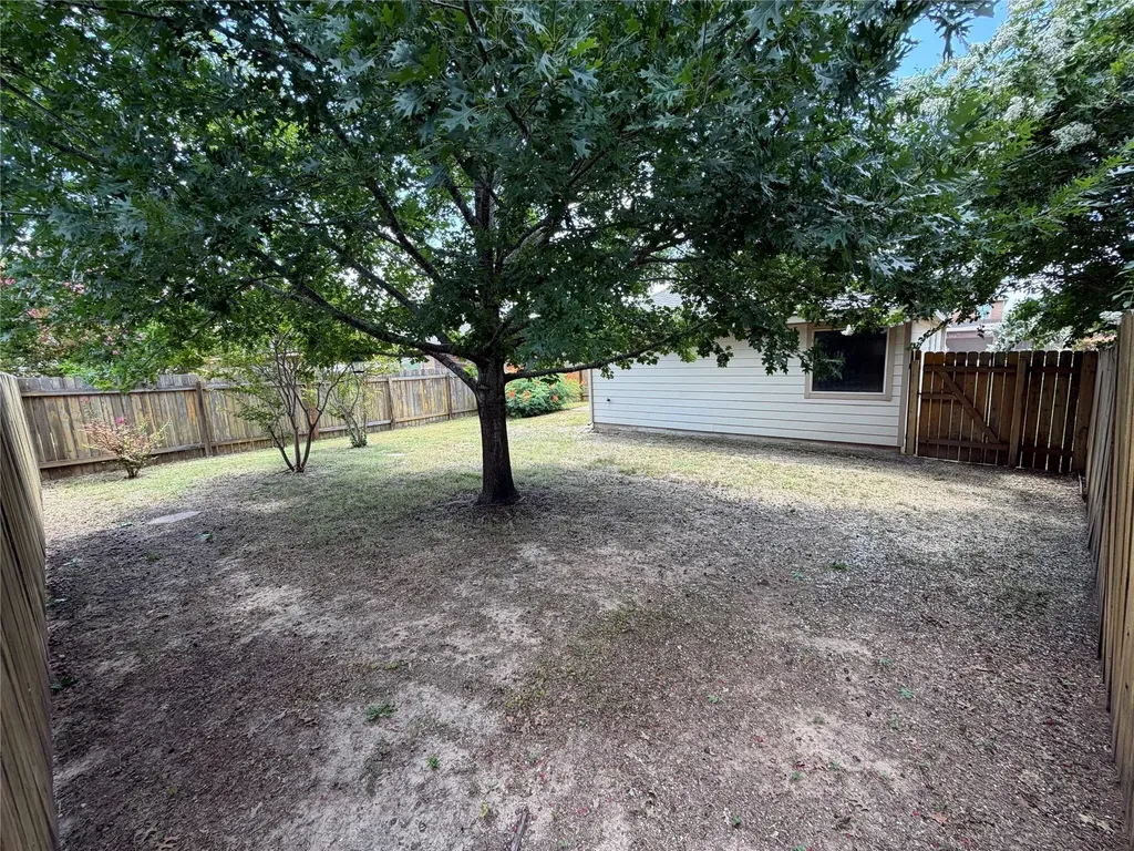 112 Eagle Owl Loop Leander TX 78641