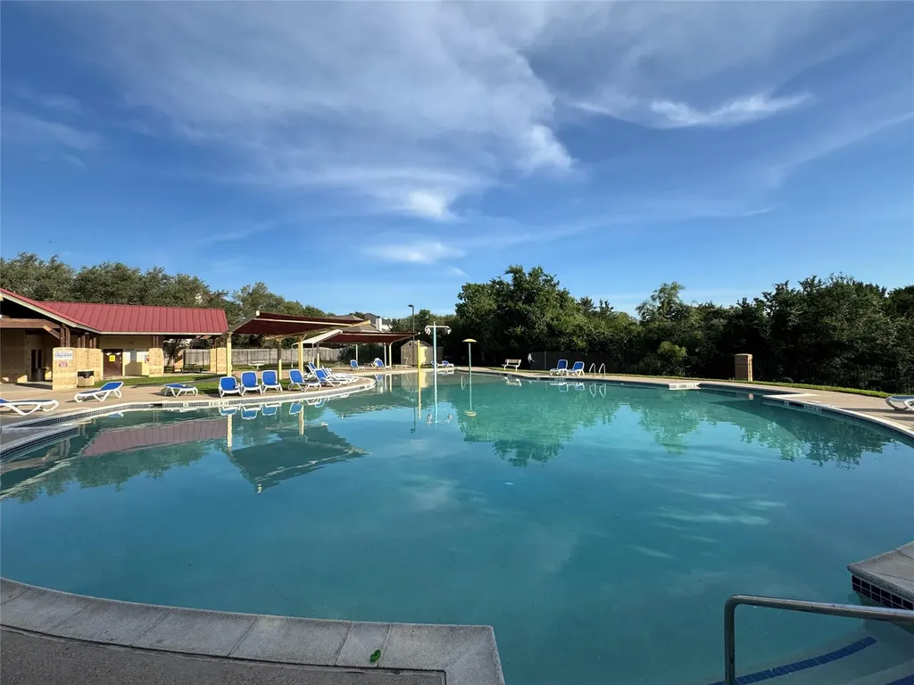 112 Eagle Owl Loop Leander TX 78641