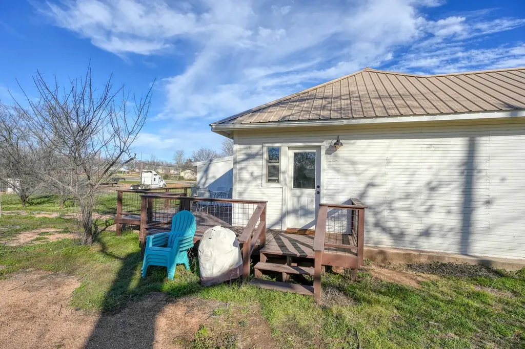 305 W Tarrant Street Llano TX 78643