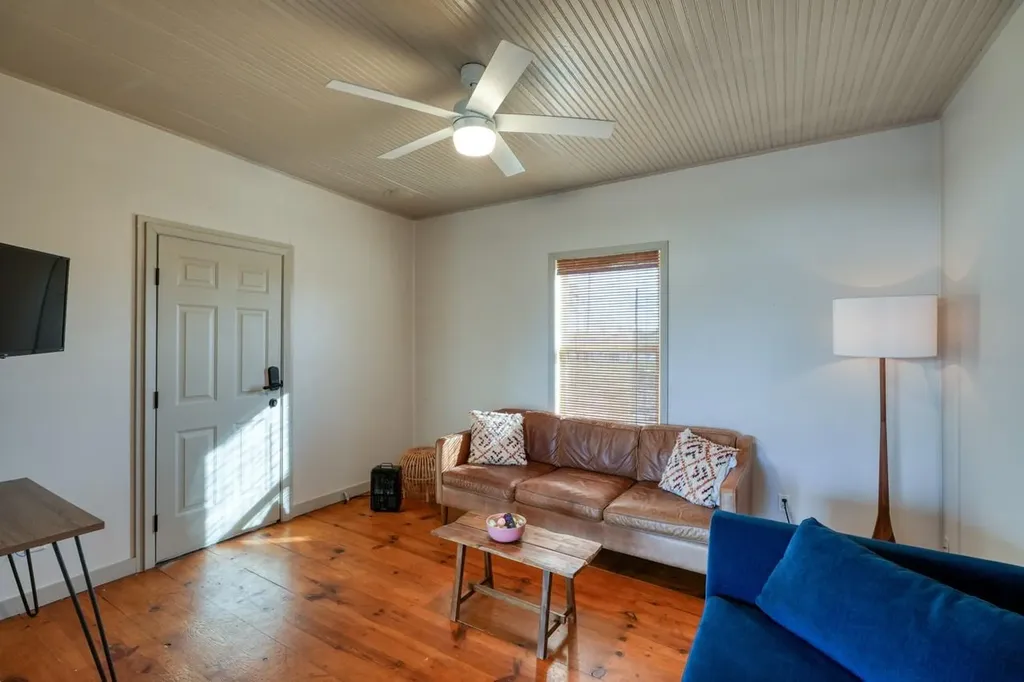 305 W Tarrant Street Llano TX 78643