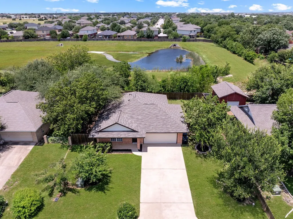 837 Eagles Way Leander TX 78641
